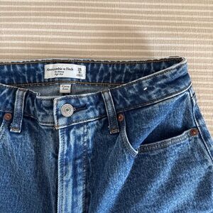 The Skinny by Abercrombie and Fitch size 28 NWOT